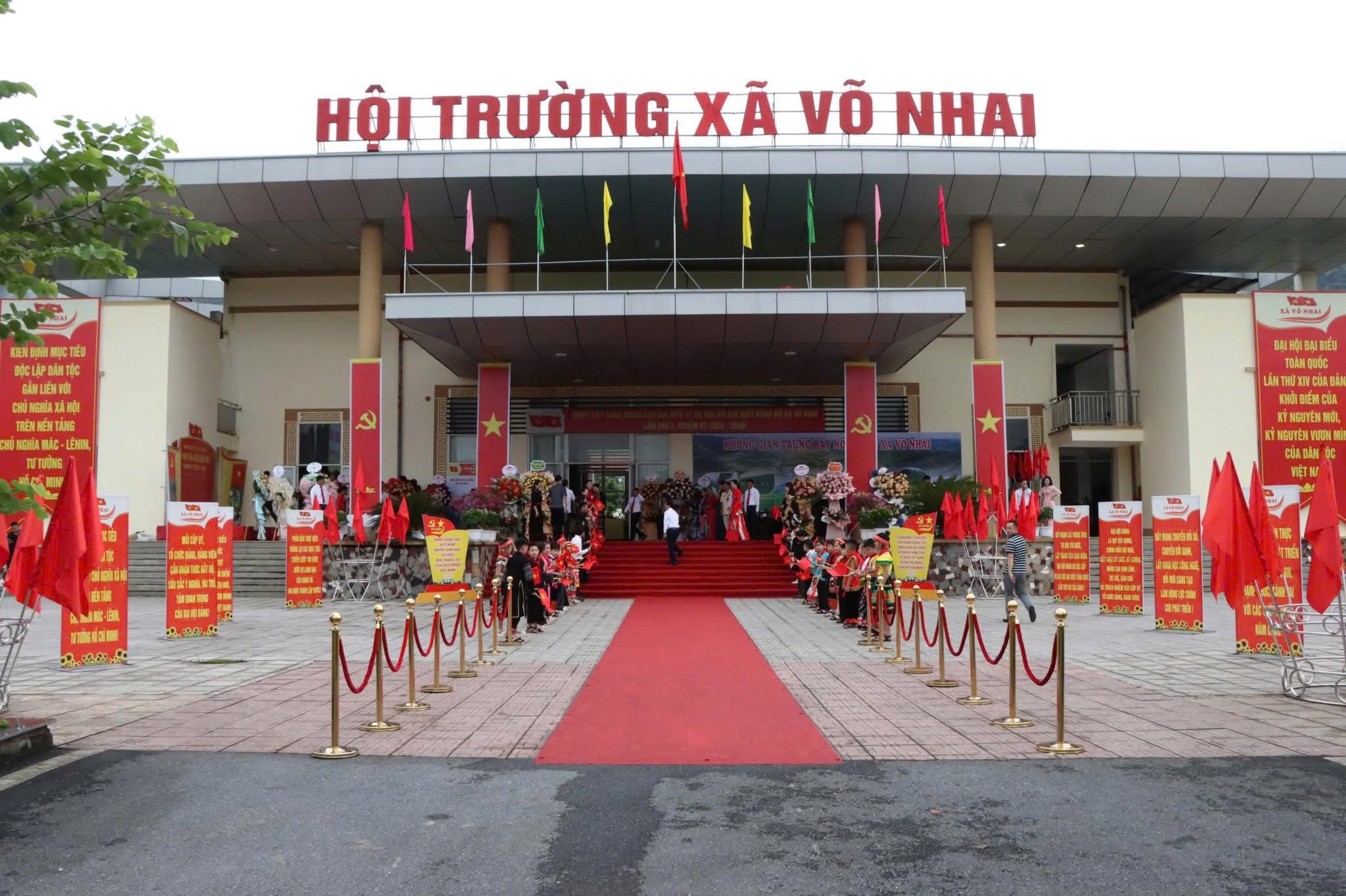 Hội trường xã Võ Nhai