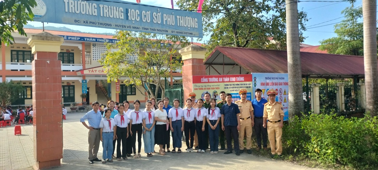 Trường THCS Phú Thượng